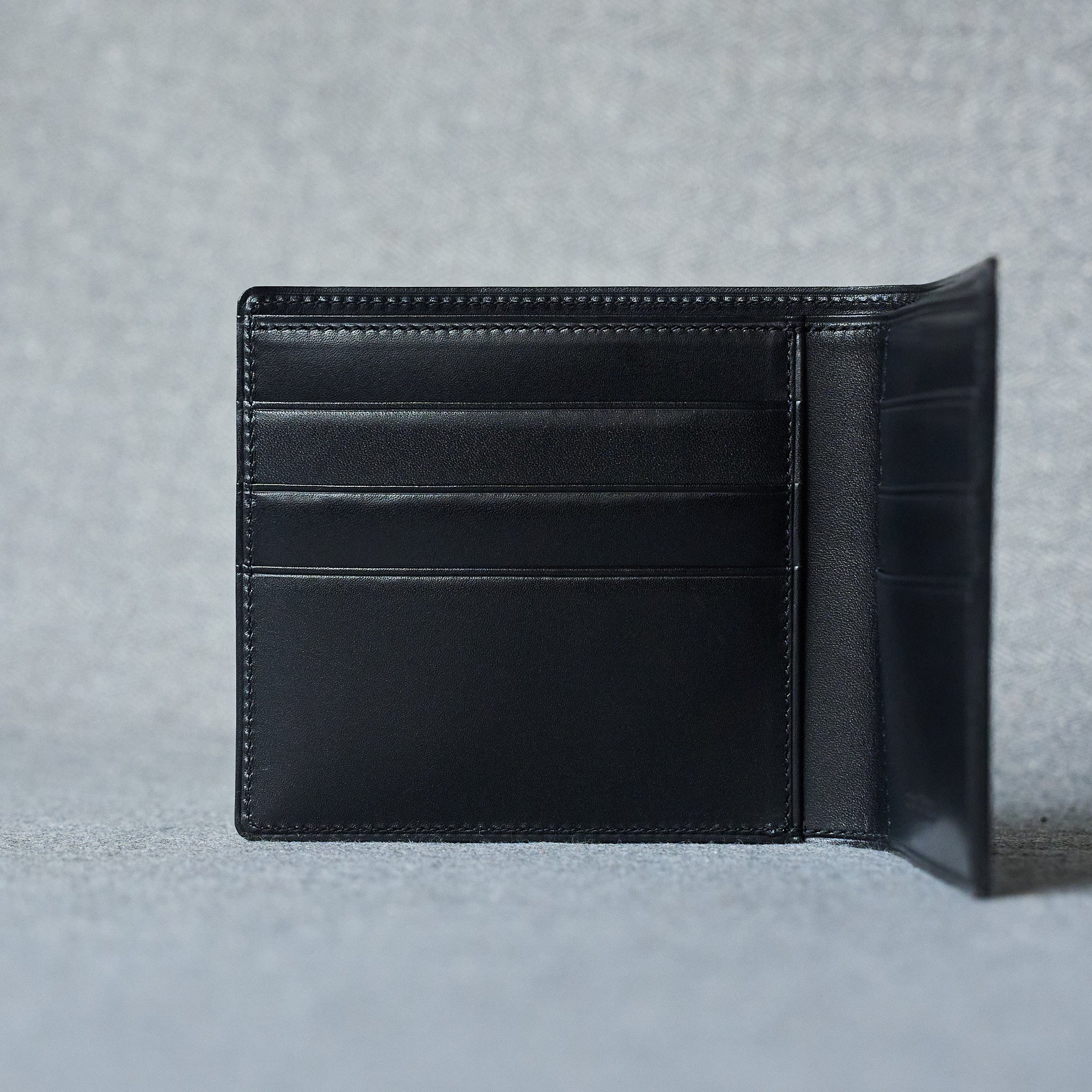 Bifold Wallet in black smooth calfskin